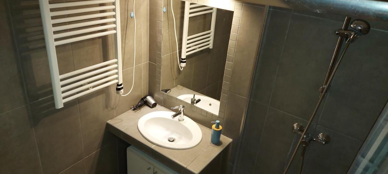 The Only Way Is Up! Apartment Budapest Luaran gambar