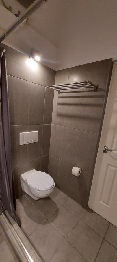 The Only Way Is Up! Apartment Budapest Luaran gambar