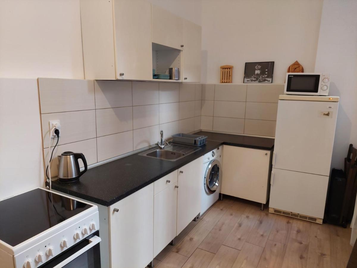 The Only Way Is Up! Apartment Budapest Luaran gambar